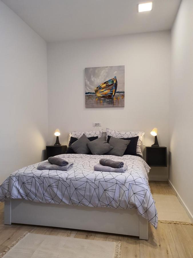 Connor Appartement Pula Buitenkant foto