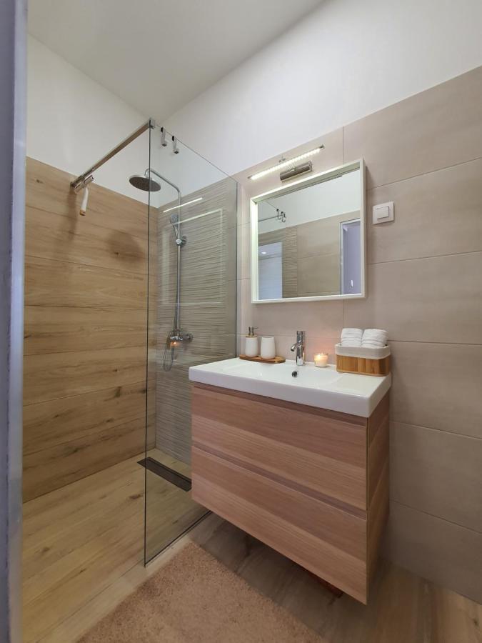 Connor Appartement Pula Buitenkant foto