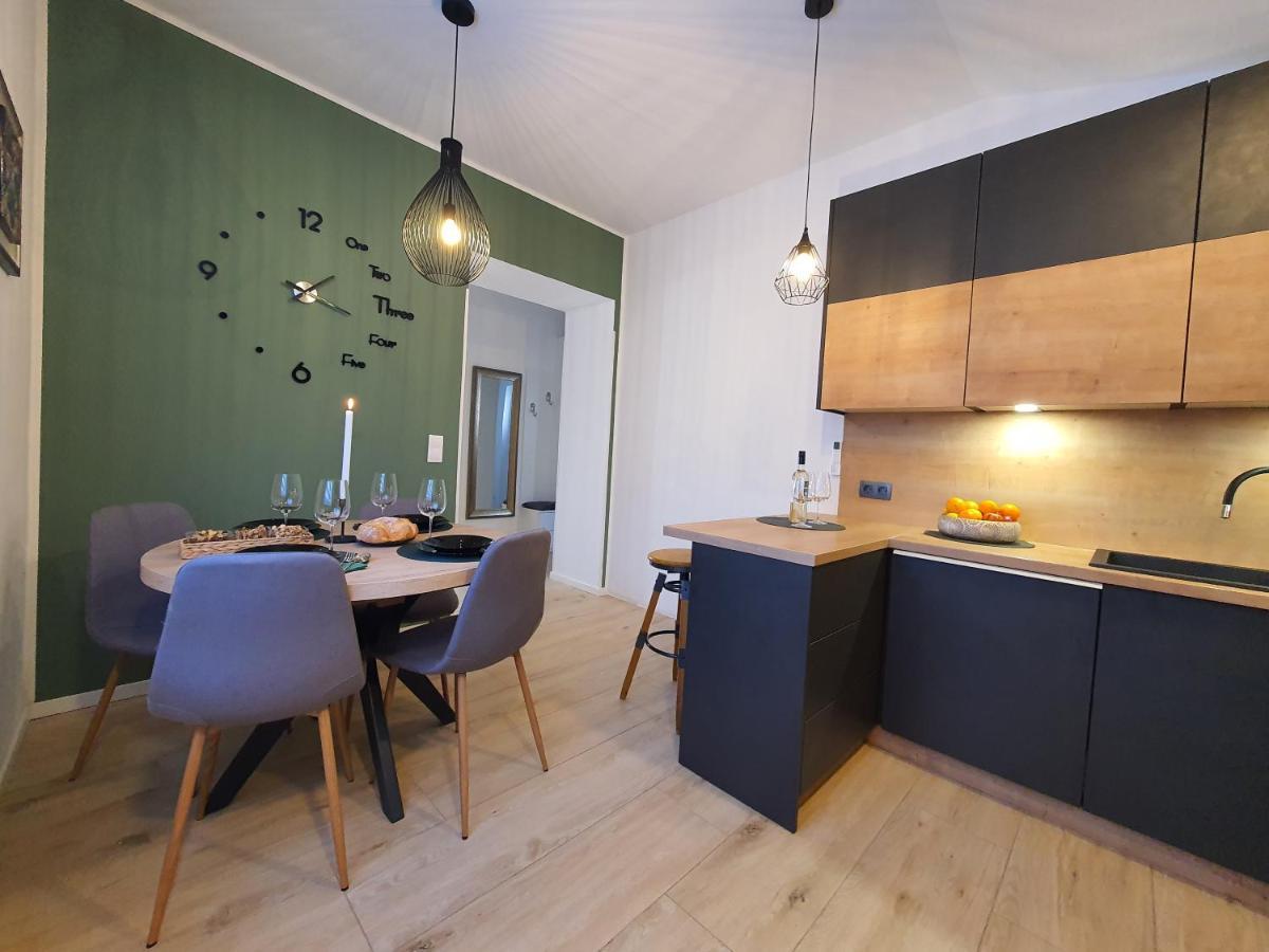 Connor Appartement Pula Buitenkant foto