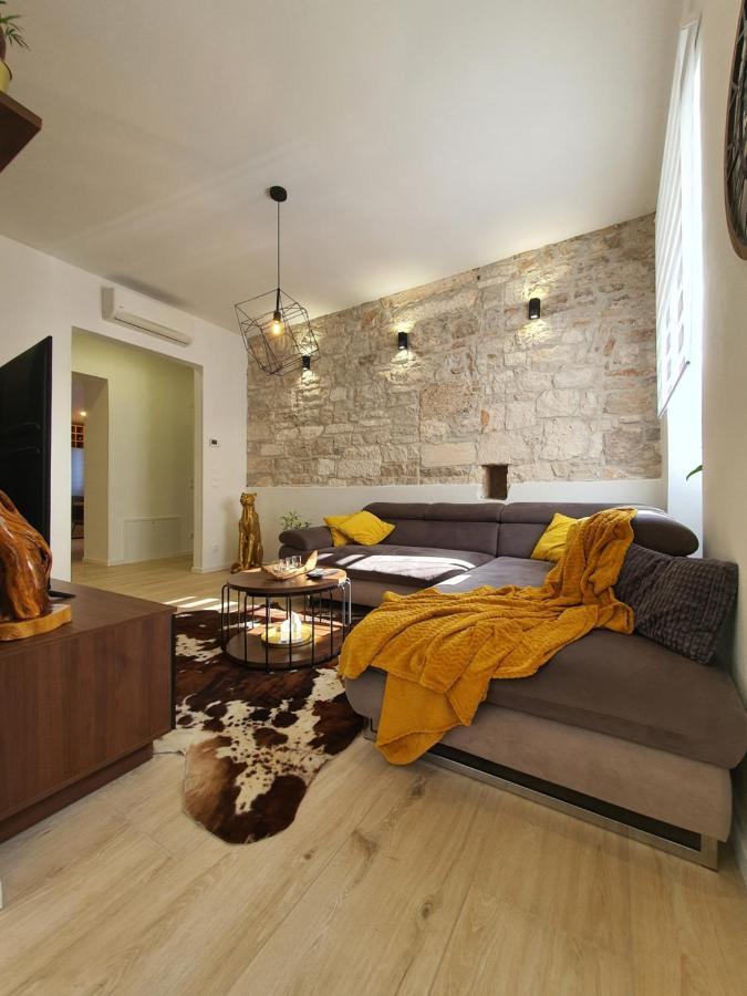 Connor Appartement Pula Buitenkant foto