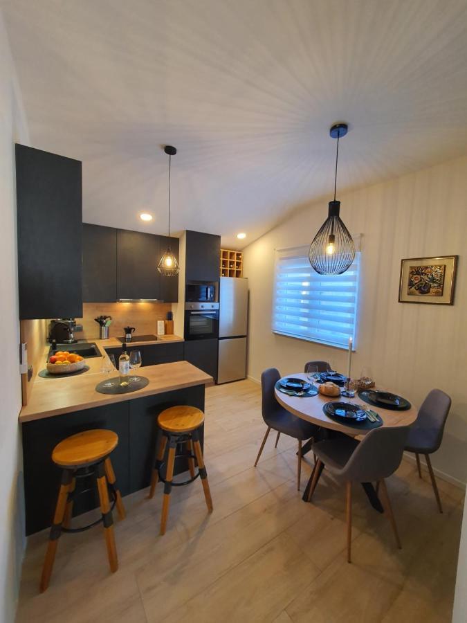 Connor Appartement Pula Buitenkant foto
